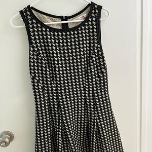MAX STUDIO HOUNDSTOOTH DRESS SIZE M